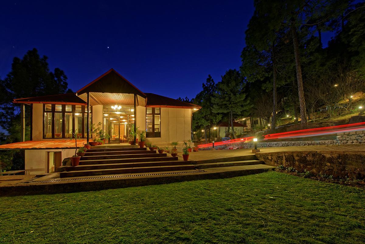 Arcadian Blue Pines Hotel Murree Exterior photo