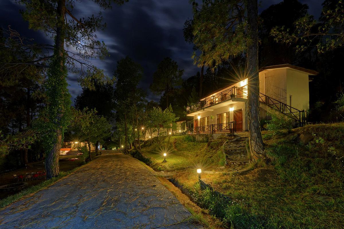 Arcadian Blue Pines Hotel Murree Exterior photo